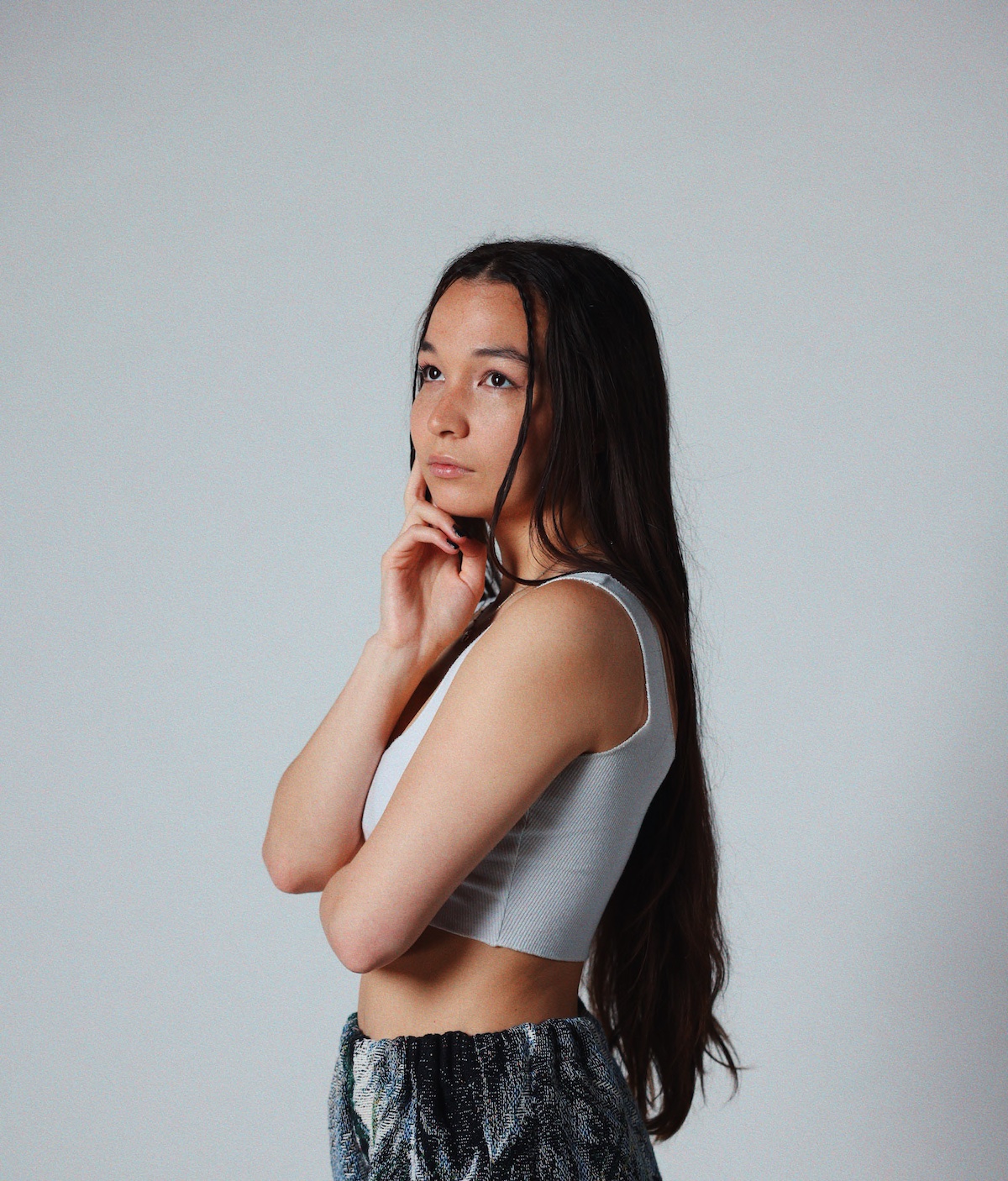 Interview: Savana Santos (ex-Avenue Beat) Debuts with Achingly Intimate & Beautifully Raw