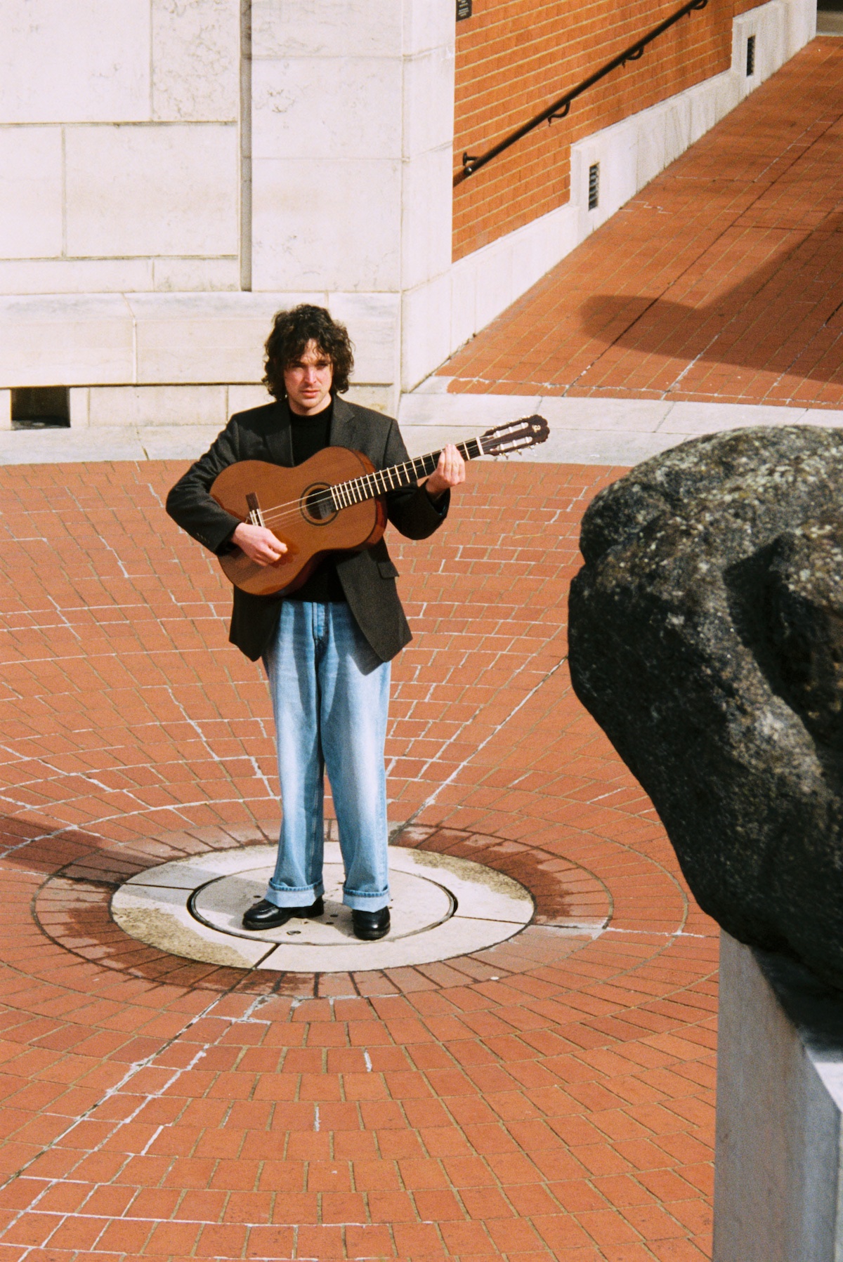 Albert Newton in London © Ariel Fish
