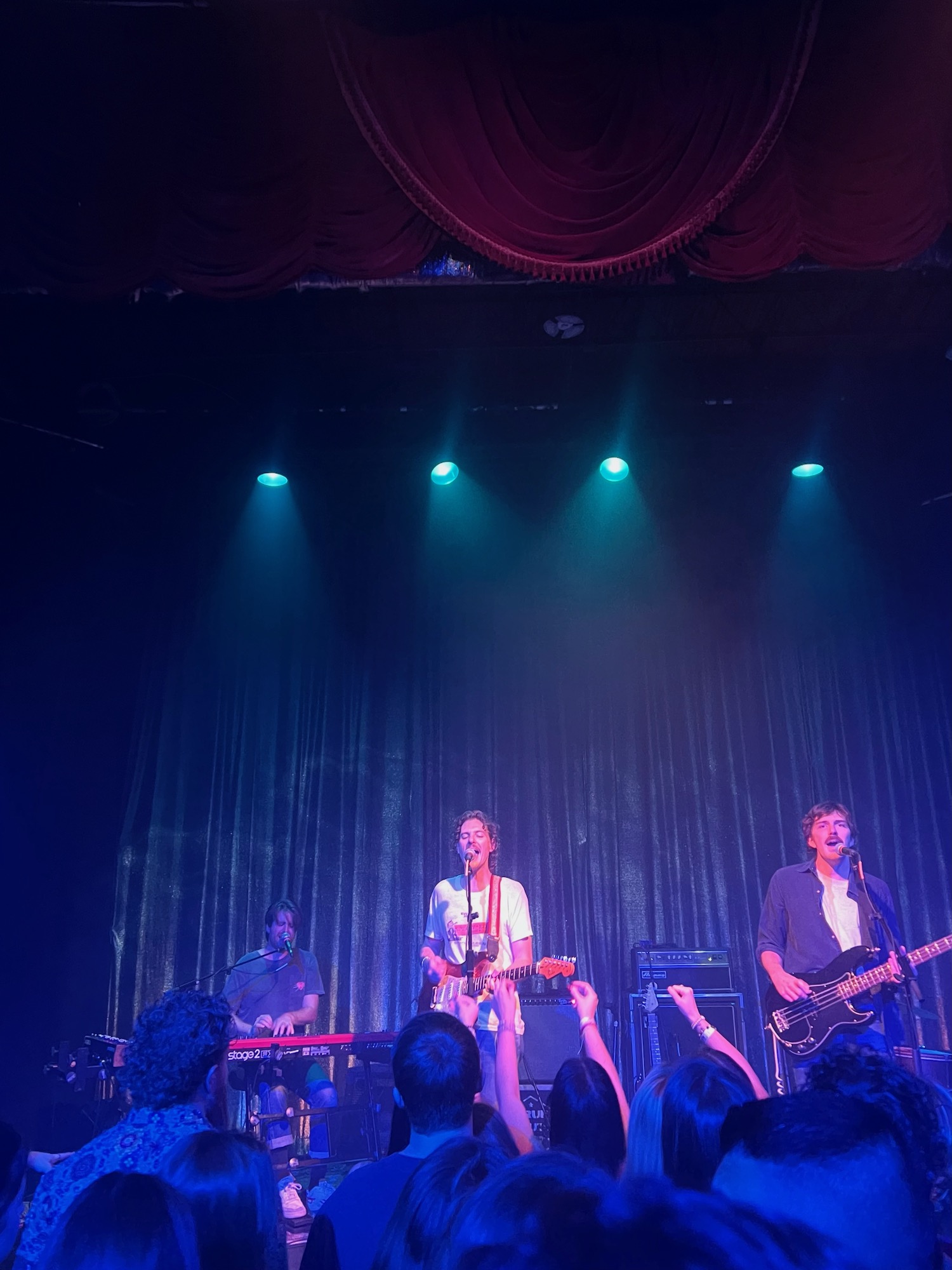 Houndmouth rock New Orleans © Audrey Connelly