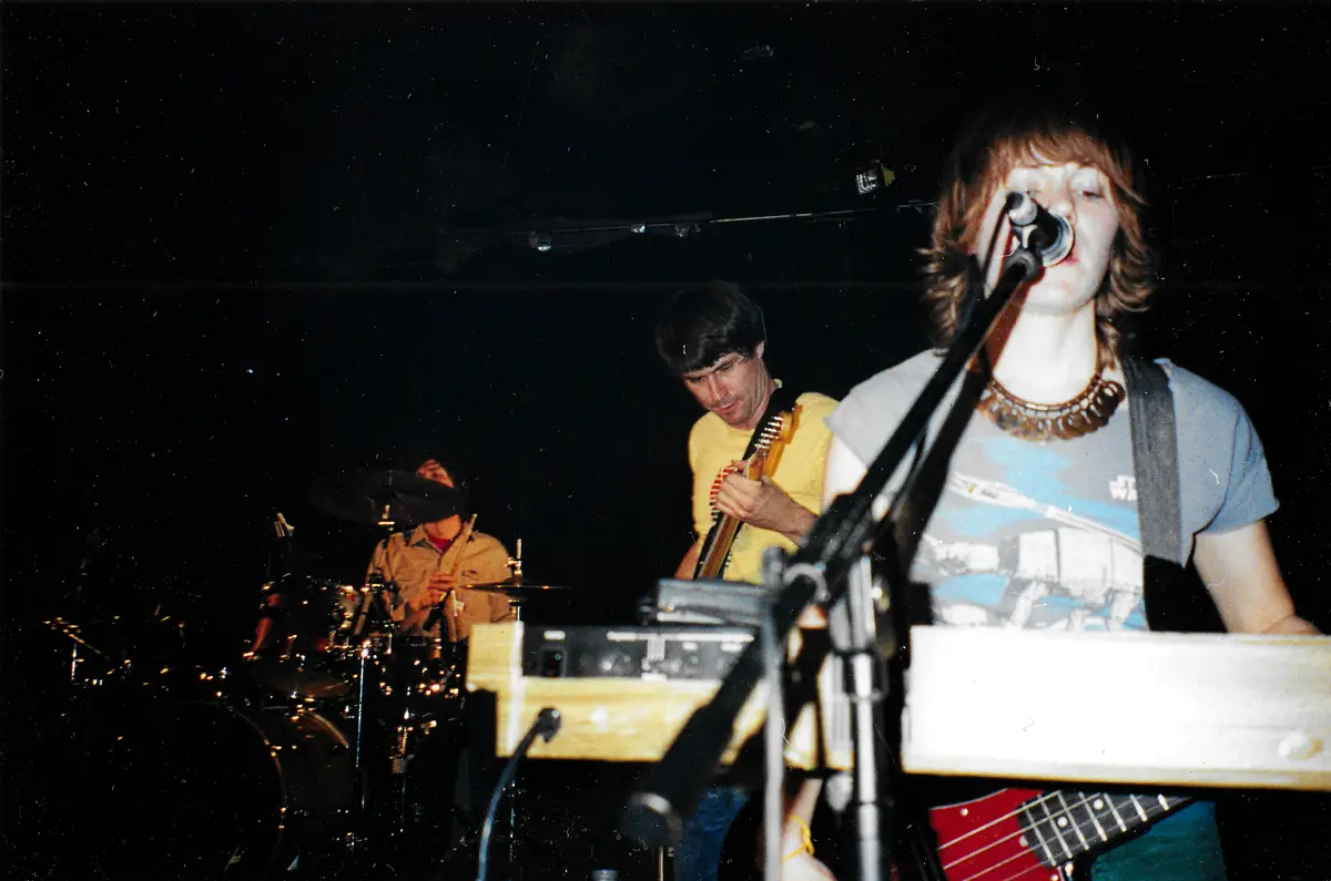 Rilo Kiley, performing 2002
